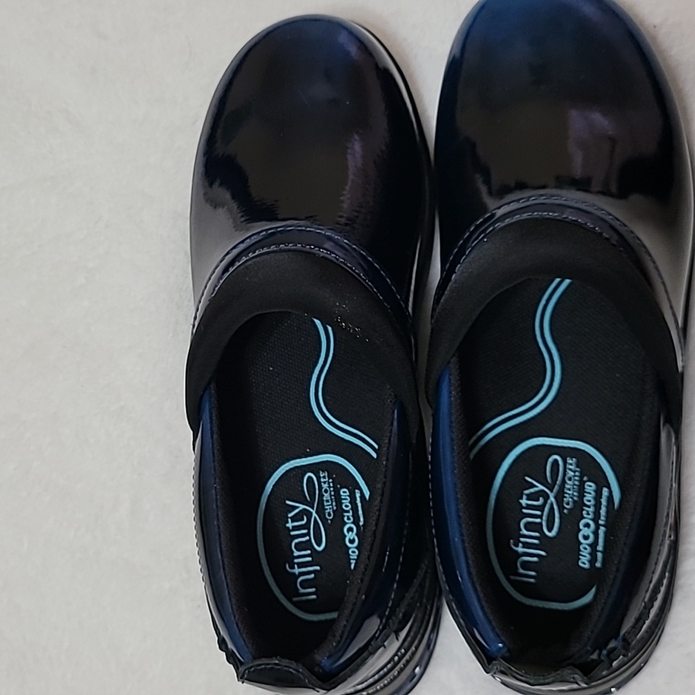 Working shoes, slip resistant.